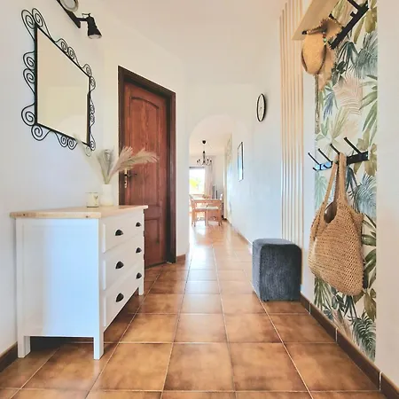 Strelitzia - Ocean View & Heated Pool San Miguel de Abona