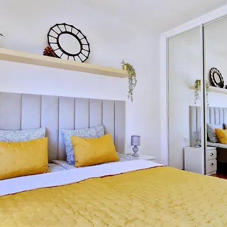 Strelitzia - Ocean View & Heated Pool & Ac Apartment