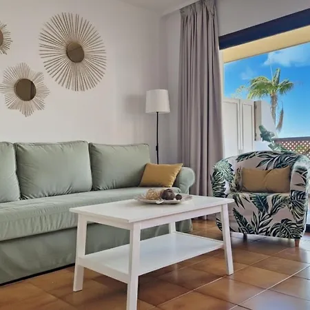 Strelitzia - Ocean View & Heated Pool San Miguel de Abona